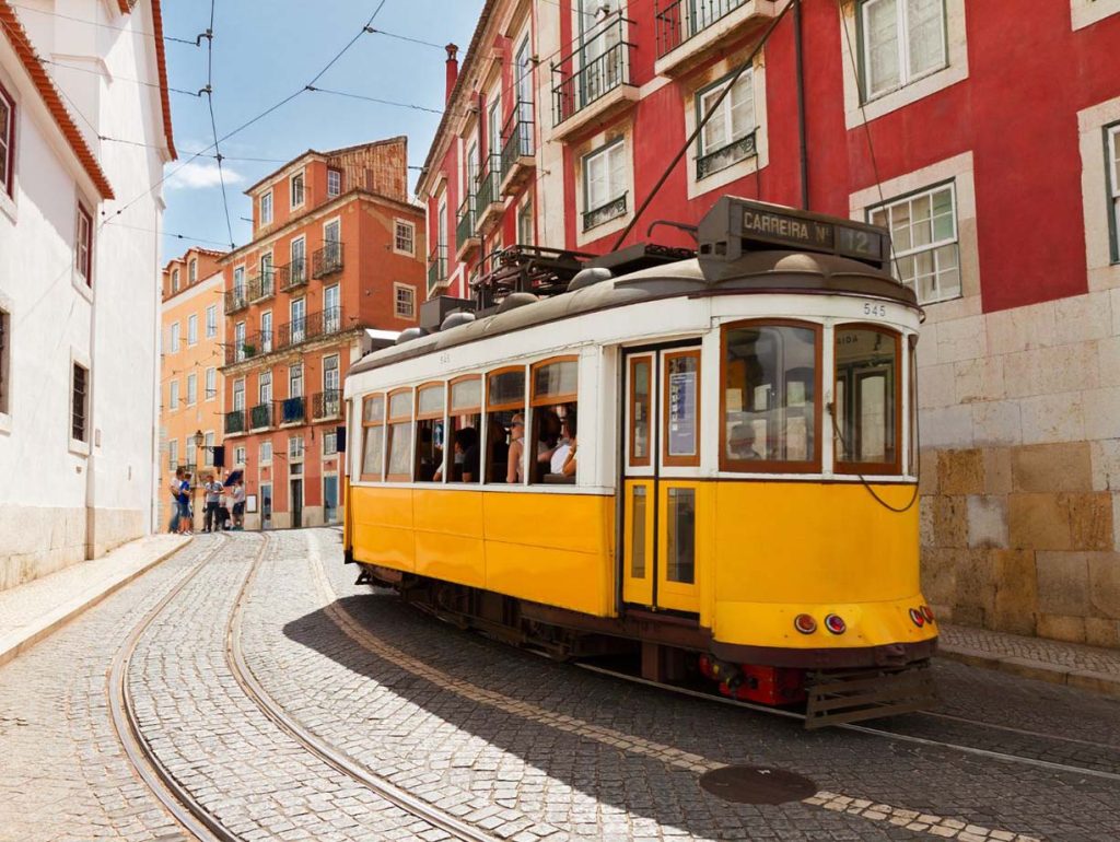 Mastering Lisbon’s Transport: Insider Tips for Effortless City Exploration