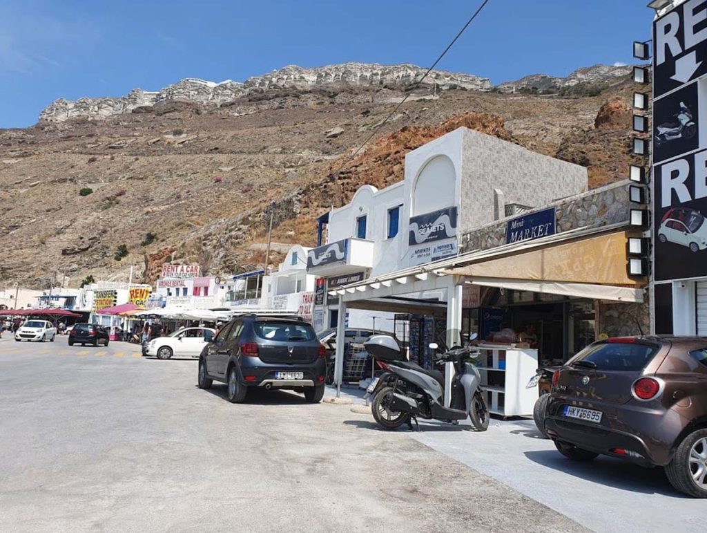 Santorini Exploration: Navigating with Finesse through Car Rentals and Public Transport