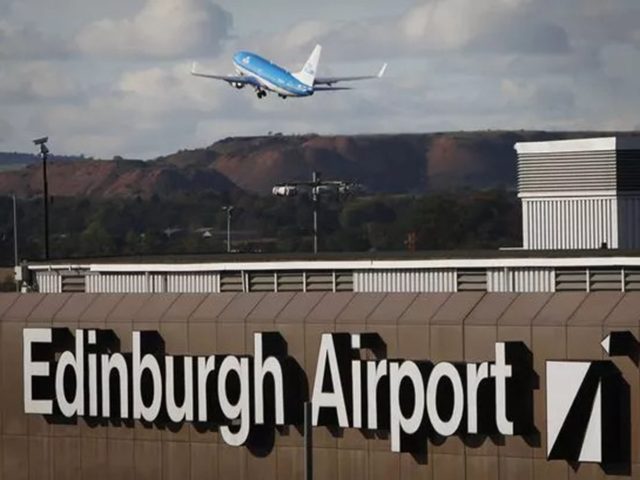Edinburgh Flight Guide: How to Find Cheap Flights in Late June