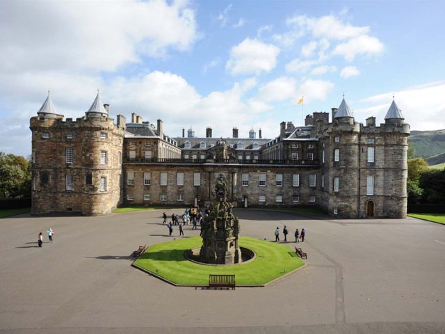 Exploring Edinburgh: Must-Visit Attractions in June